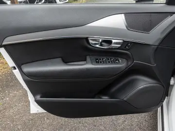 XC90 Inscription Expression Recharge Plug-In Hyb