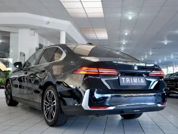 520i A   HUD   LED   4 ZONEN   HARMAN   ACC