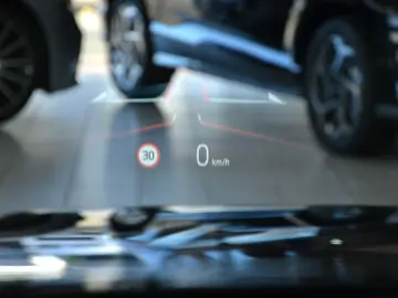 520i A   HUD   LED   4 ZONEN   HARMAN   ACC