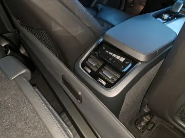 XC90 Recharge Plug-In Hybrid AWD Standheiz. ACC