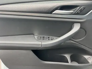 X3 xDrive30e M SPORT LASER HUD