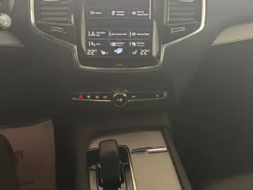 XC 90 Inscription Recharge PlugInHybrid 1. Hand
