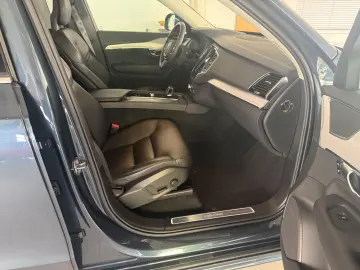 XC 90 Inscription Recharge PlugInHybrid 1. Hand