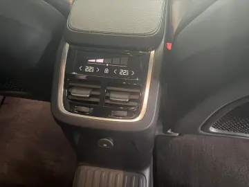 XC 90 Inscription Recharge PlugInHybrid 1. Hand