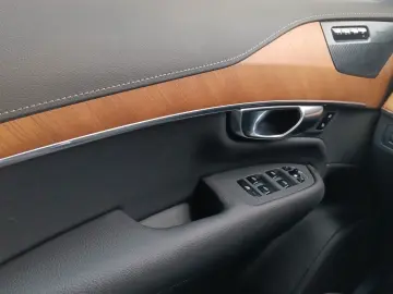 XC90 T8 AWD Plus Bright 360  BLIS Frontsch. hzb.