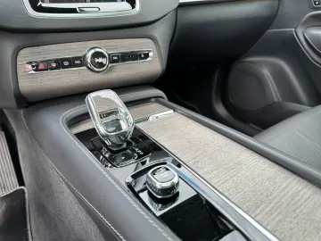 XC90 Plus Bright AWD GARANTIE PANO AHK 360  STHZ