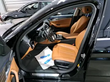 530 e Luxury Line 4xsHZ Leder LED LivecP Kamera