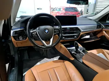 530 e Luxury Line 4xsHZ Leder LED LivecP Kamera