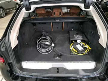 530 e Luxury Line 4xsHZ Leder LED LivecP Kamera