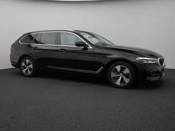 530i Kamera DAB HiFi DrivingAssist Alarm Sport