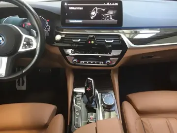 530e xDrive Touring M Sport AHK Harman K Laser