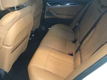 530e xDrive Touring M Sport AHK Harman K Laser