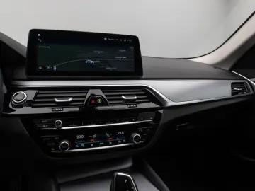 530e  Kamera DAB CockPitPro Sitzhzg Alarm LED