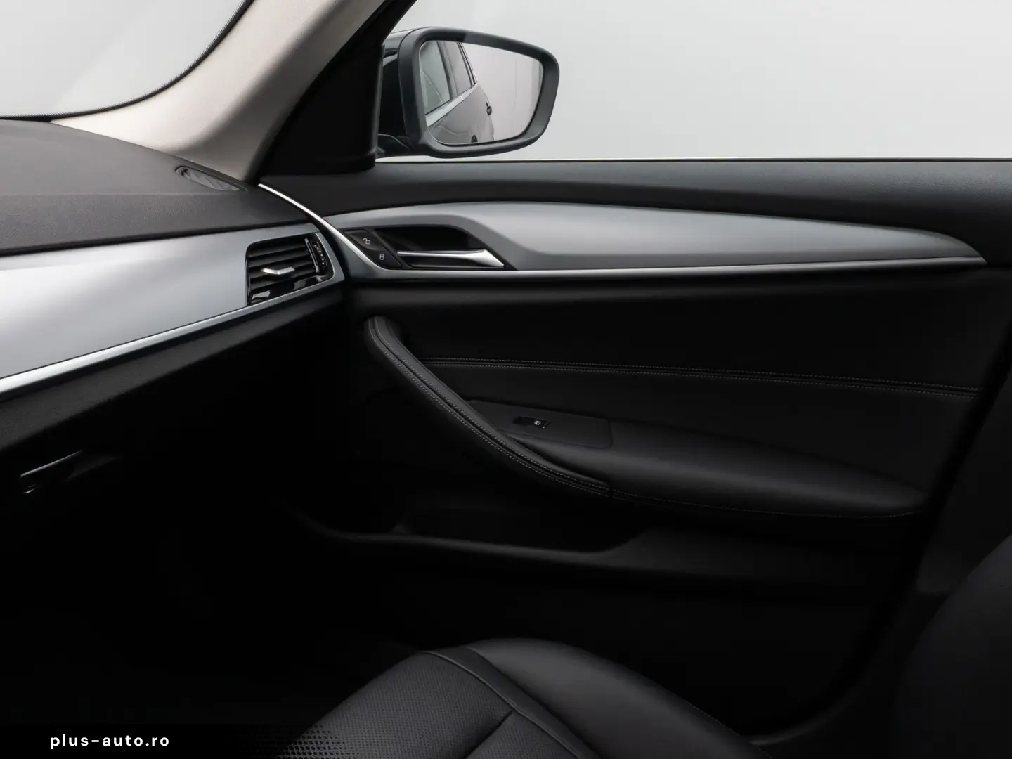 530e  Kamera DAB CockPitPro Sitzhzg Alarm LED