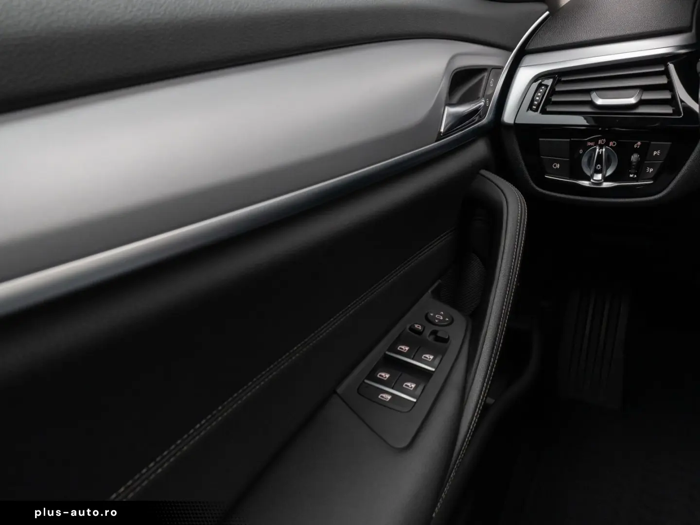 530e  Kamera DAB CockPitPro Sitzhzg Alarm LED