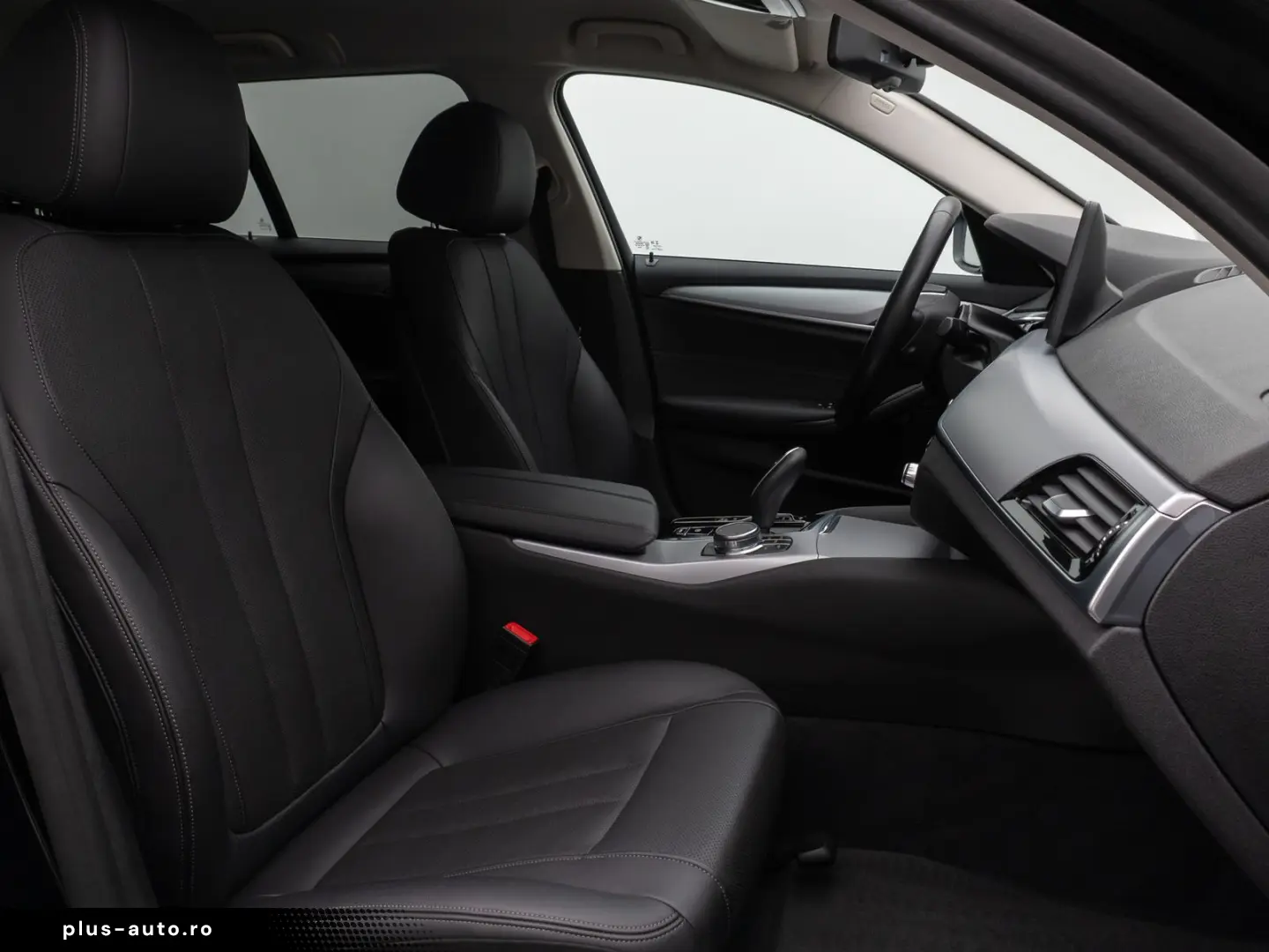 530e  Kamera DAB CockPitPro Sitzhzg Alarm LED