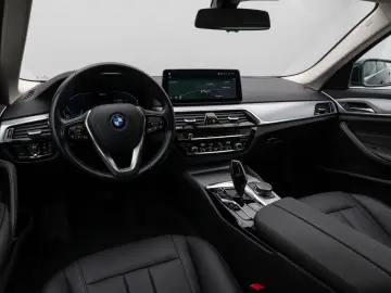 530e  Kamera DAB CockPitPro Sitzhzg Alarm LED