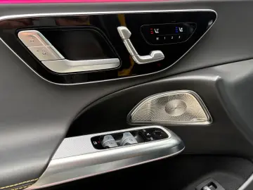 E 53 Hybrid AMG EDITION 1 -Digital L-SUPERSCREEN