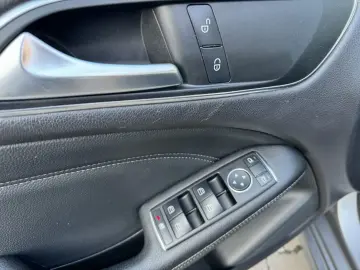 Mercedes-Benz B Class