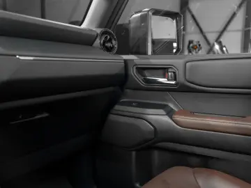 Land Cruiser  Prestige LED