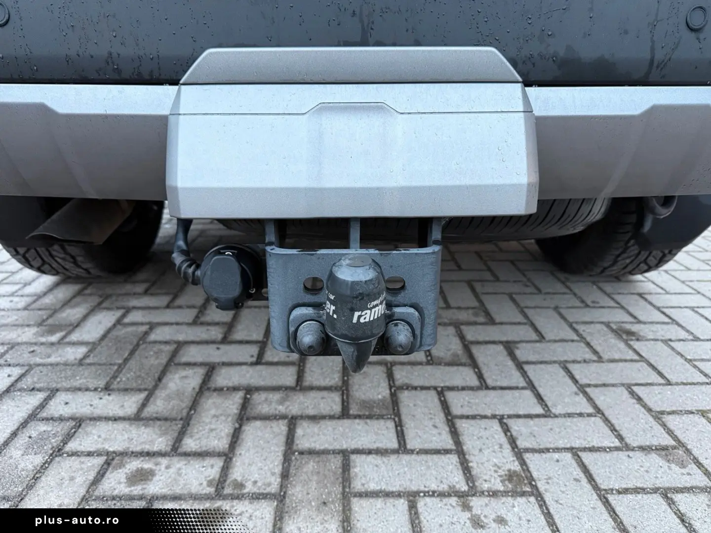 Land Cruiser 2 8 D-4D AWD Executive  AHK   360