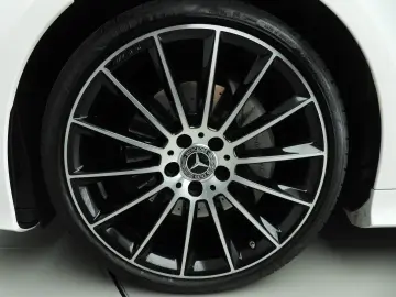 E 200 Coupé AMG Line Widescreen   Pano   kamera