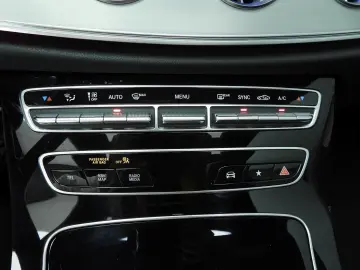 E 200 Coupé AMG Line Widescreen   Pano   kamera