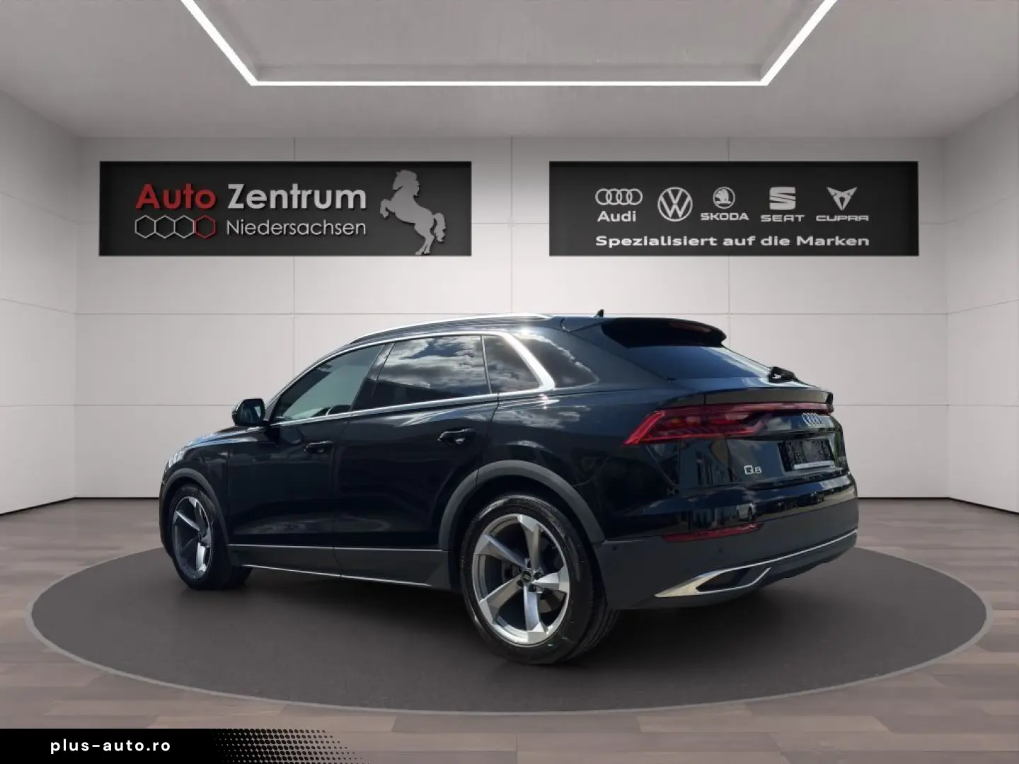 Q8 55 TFSI S-line Bang OL CarPlay AHK PANO Stand