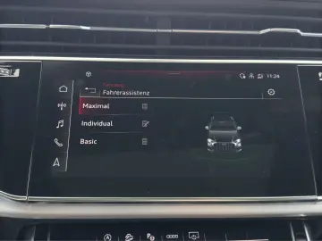 Q8 55 TFSI S-line Bang OL CarPlay AHK PANO Stand