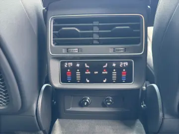 Q8 55 TFSI S-line Bang OL CarPlay AHK PANO Stand