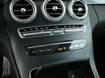 C 220 d 4M Coupé  AMG Multibeam Burmester Pano