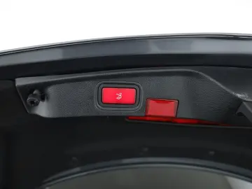 C 220 d 4M Coupé  AMG Multibeam Burmester Pano