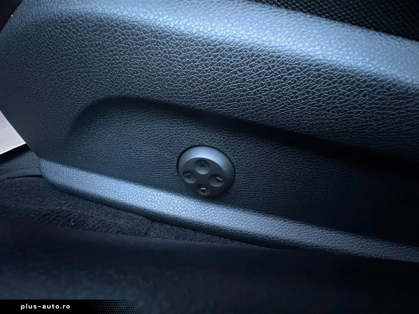 C 300 4M AMG Coupe  Night StHz AHK Sound 4xHighE