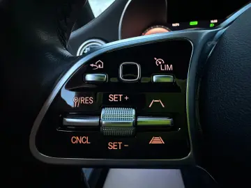 C 300 4M AMG Coupe  Night StHz AHK Sound 4xHighE