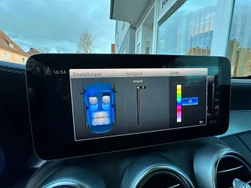 C 300 4M AMG Coupe  Night StHz AHK Sound 4xHighE