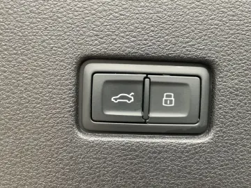 Q8 60 TFSI e S-Line QU HD-Matrix ACC NAV SHZ RFK