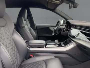 Q8 60 TFSI e S-Line QU HD-Matrix ACC NAV SHZ RFK