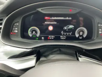 Q8 60 TFSI e S-Line QU HD-Matrix ACC NAV SHZ RFK