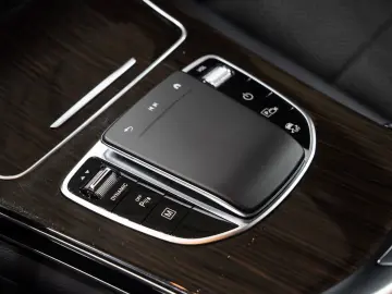 GLC 300 e 4Matic AMG-LINE EXCL-INT 1.HAND KAMERA