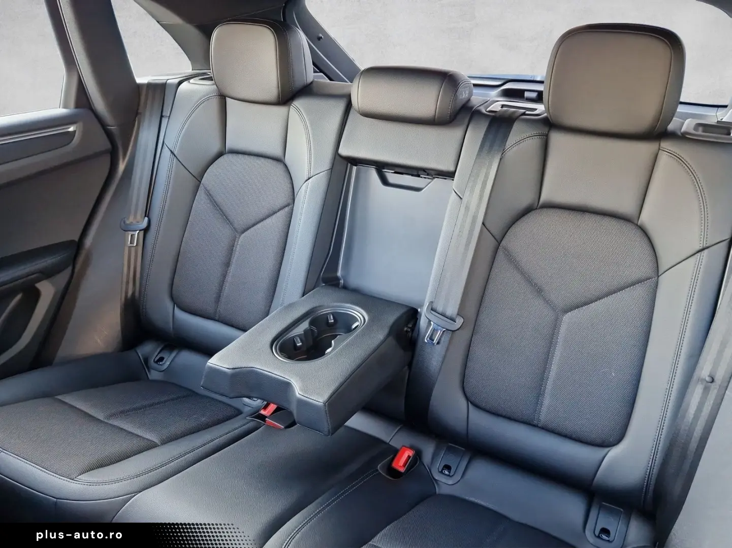 Macan Approved Pano CarPlay Signassist RFK