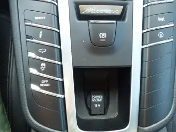 Macan 2.0 Pano 21Zoll el.AHK Luftfederung