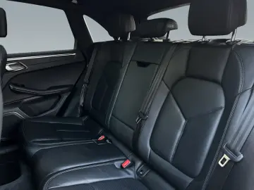 Macan Pano. Luftfed. 75l Apple Car Play LED Sche