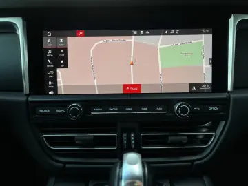 Macan Pano. Luftfed. 75l Apple Car Play LED Sche