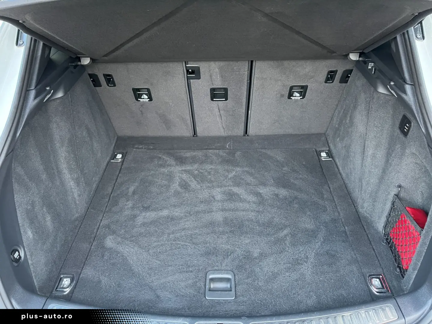 Macan Pano. Luftfed. 75l Apple Car Play LED Sche