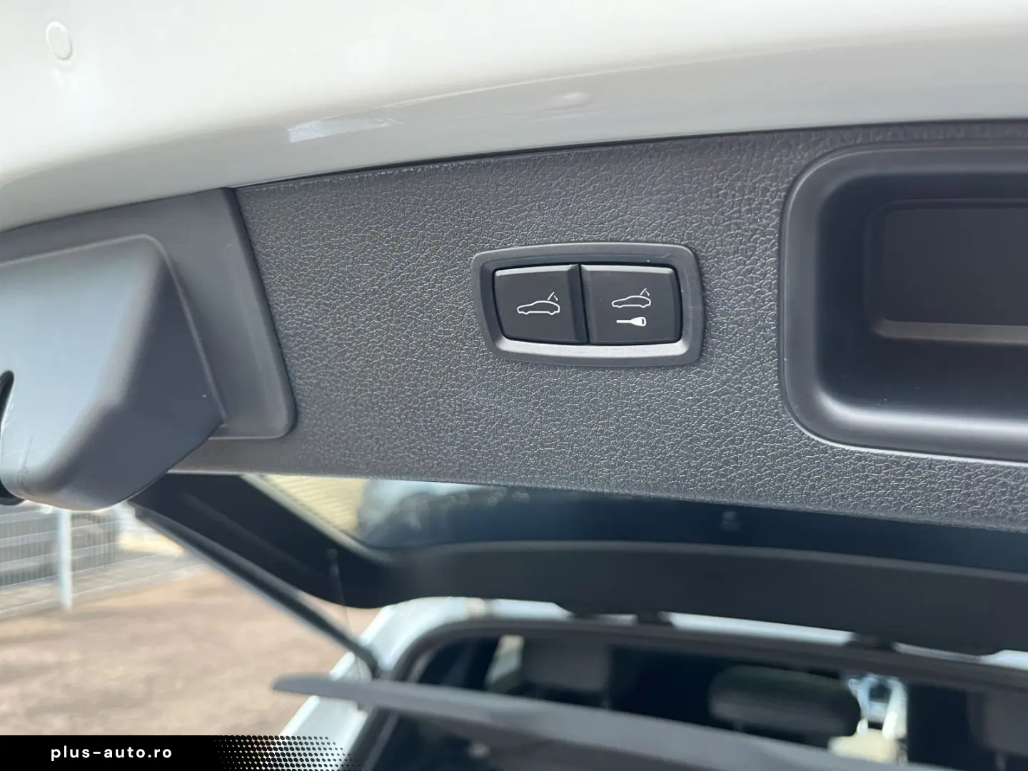 Macan Pano. Luftfed. 75l Apple Car Play LED Sche