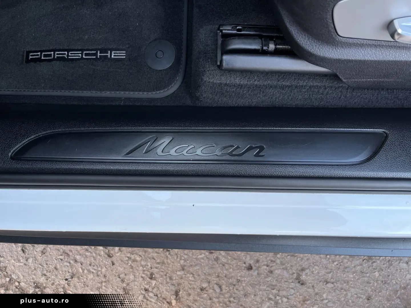 Macan Pano. Luftfed. 75l Apple Car Play LED Sche