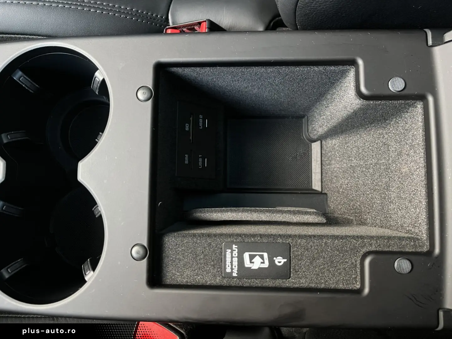 Macan Pano. Luftfed. 75l Apple Car Play LED Sche