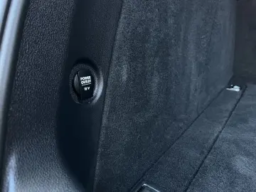 Macan Pano. Luftfed. 75l Apple Car Play LED Sche