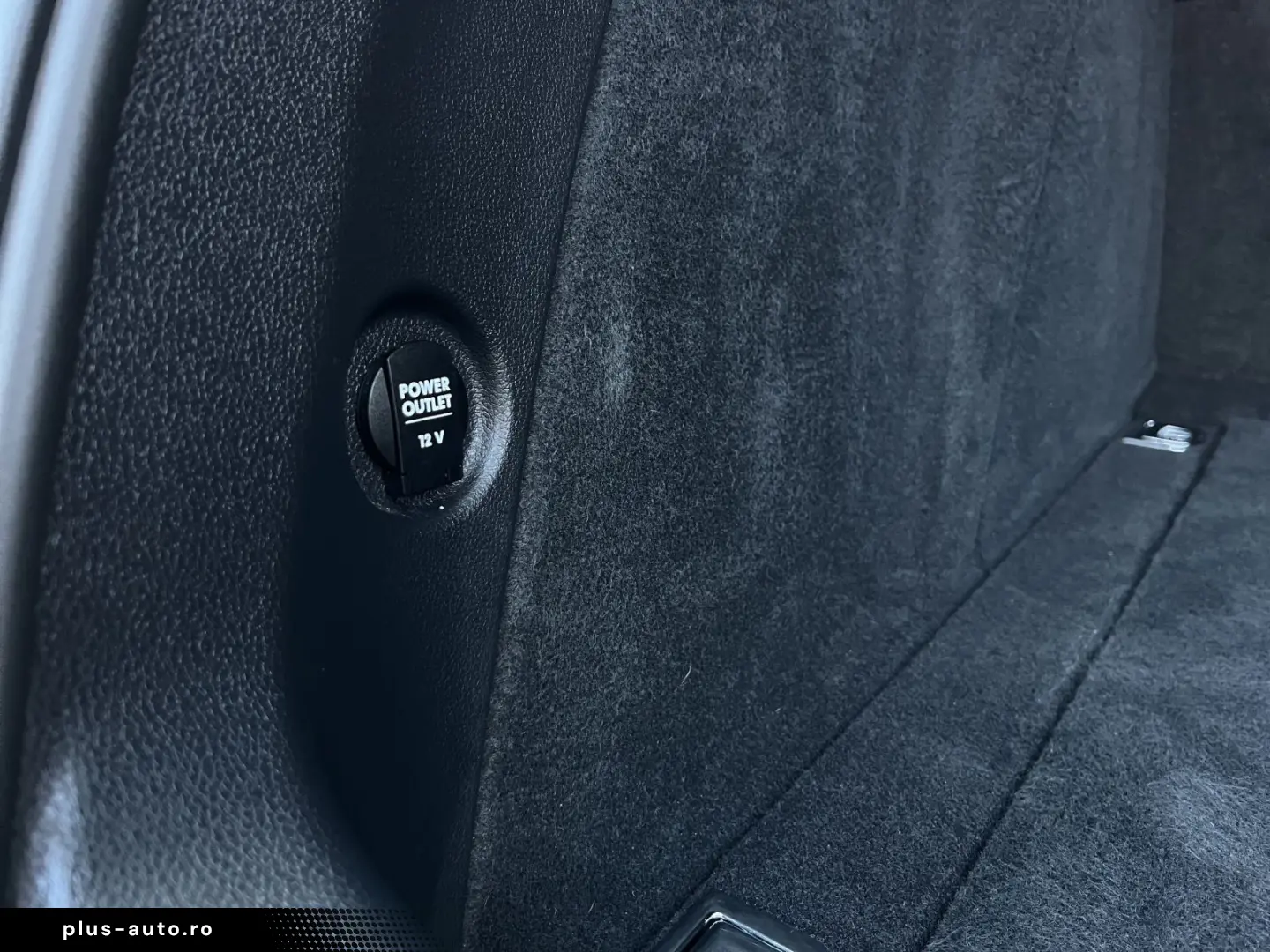 Macan Pano. Luftfed. 75l Apple Car Play LED Sche