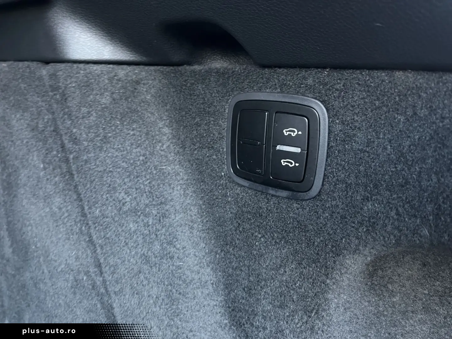 Macan Pano. Luftfed. 75l Apple Car Play LED Sche